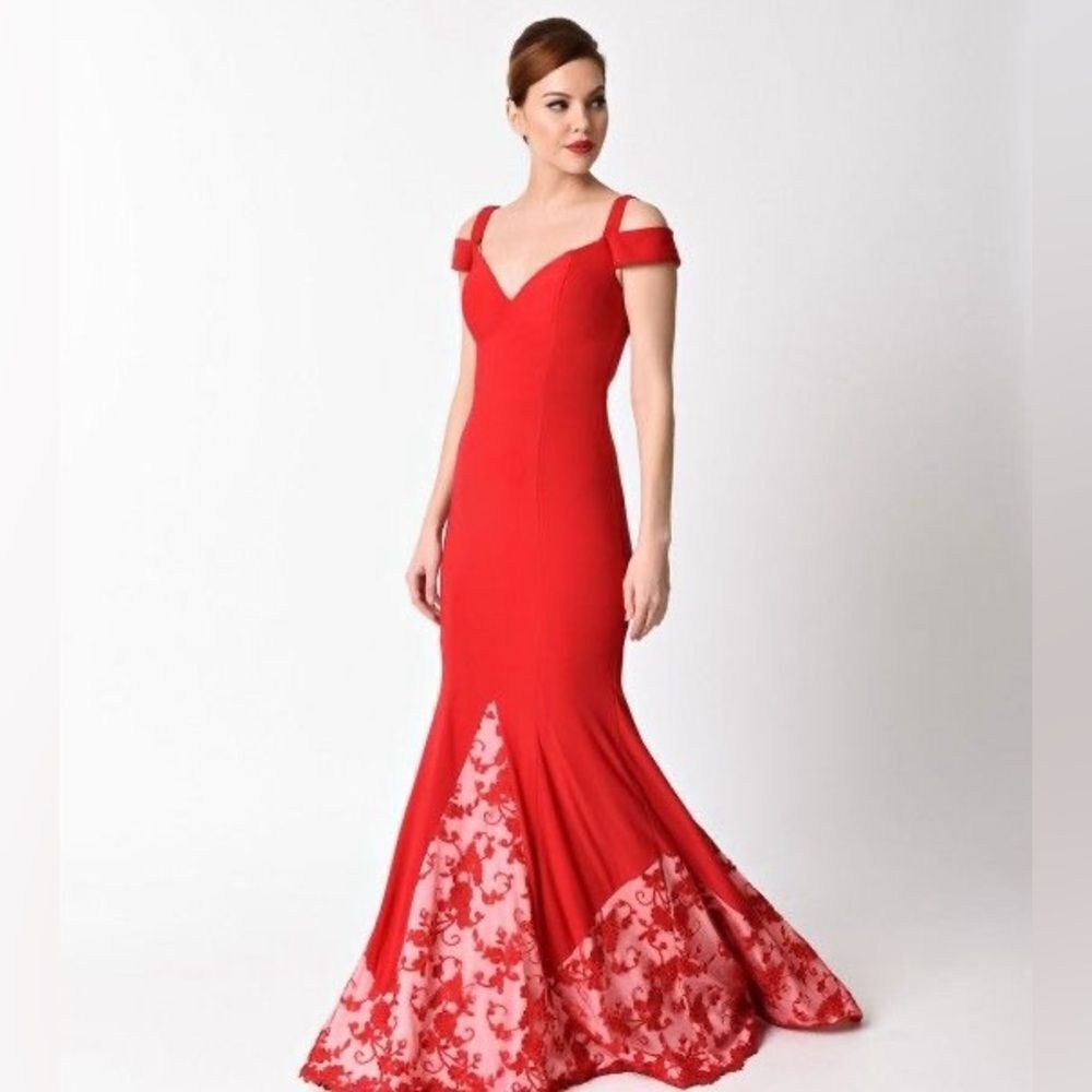 ❎ SOLD❌ Red Rose Embroidered Lace Mermaid Gown by Cinderella Divine Size 6